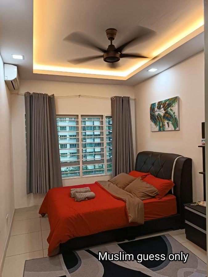 Qaisara D'Savanna Homestay@Southville City Bangi Exterior photo